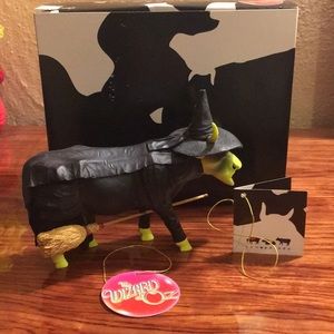 CowParade Udderly Witched Cow Item 7245